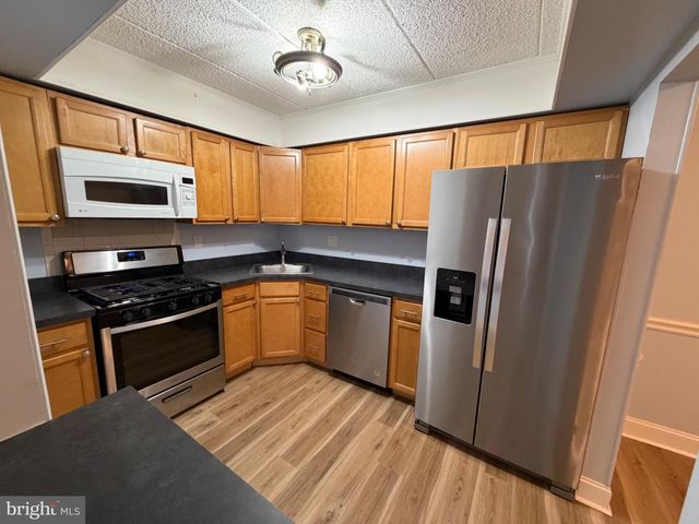 111 LEEDOM WAY, Newtown, PA 18940