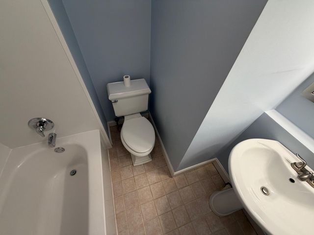 111 LEEDOM WAY, Newtown, PA 18940