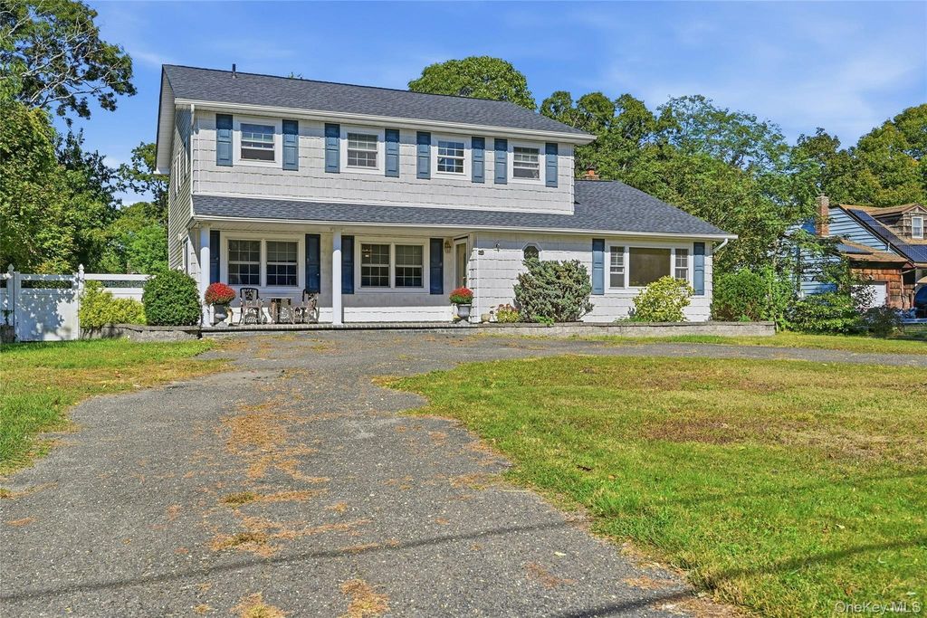 343 Mohawk Place, Holbrook, NY 11741 — photo 4