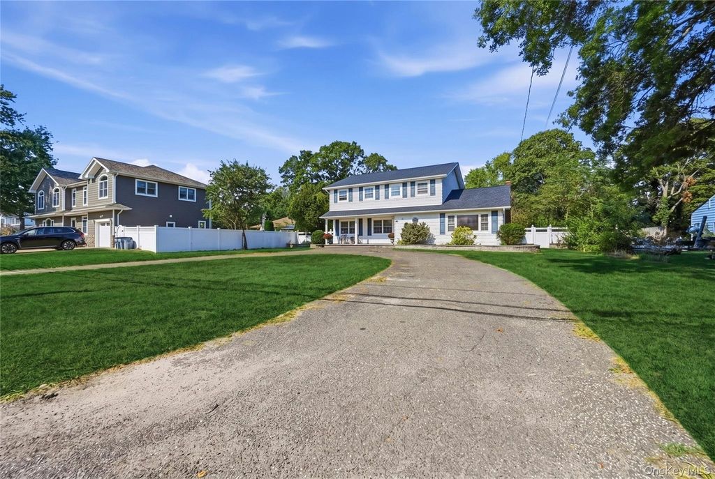 343 Mohawk Place, Holbrook, NY 11741 — photo 5