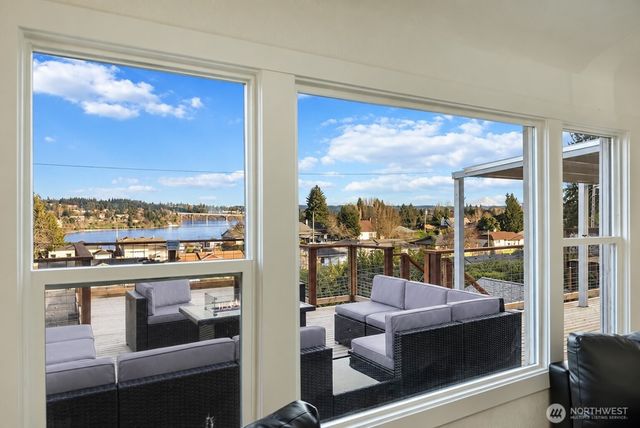 2514 N Lafayette Avenue, Bremerton, WA 98312