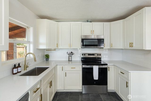 2514 N Lafayette Avenue, Bremerton, WA 98312
