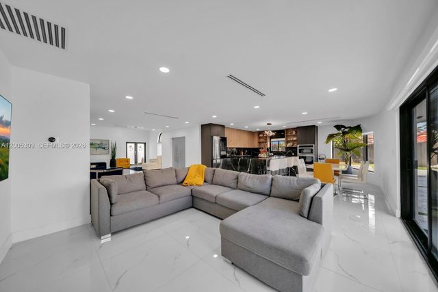 990 NW 131st Ave, Miami, FL 33182