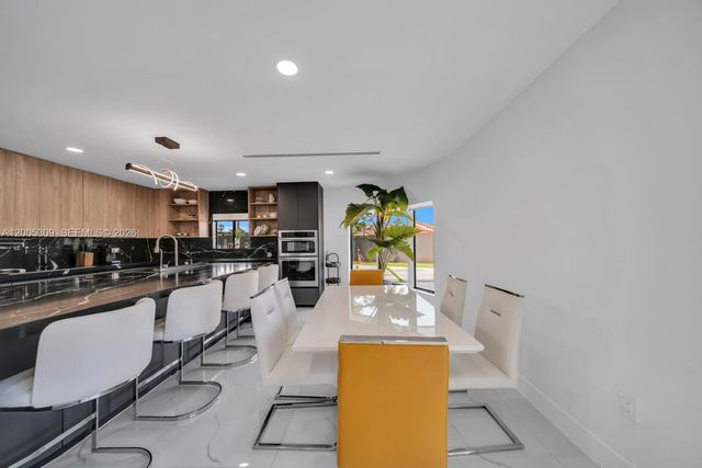 990 NW 131st Ave, Miami, FL 33182