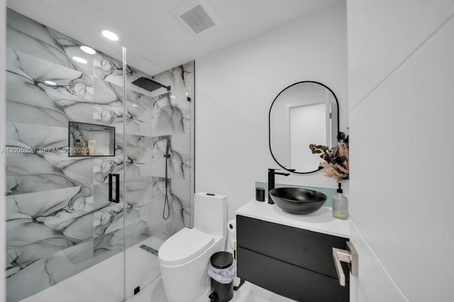 990 NW 131st Ave, Miami, FL 33182