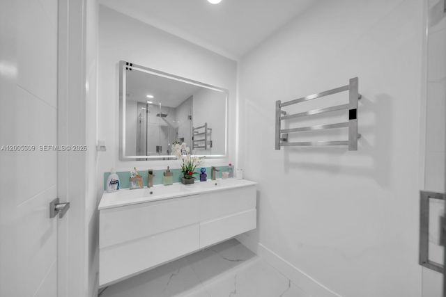 990 NW 131st Ave, Miami, FL 33182