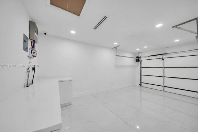 990 NW 131st Ave, Miami, FL 33182