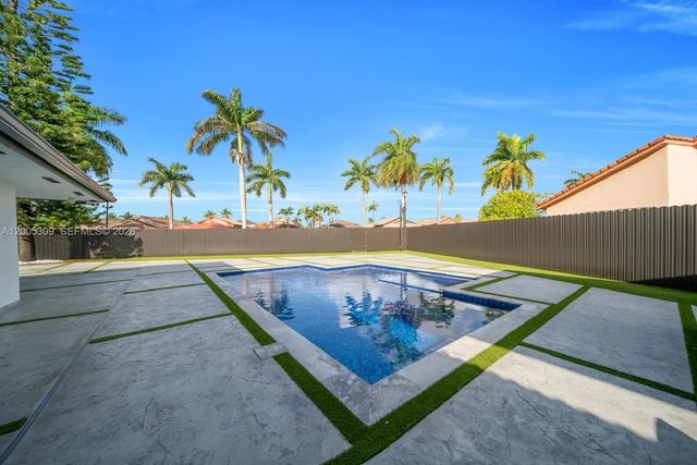 990 NW 131st Ave, Miami, FL 33182
