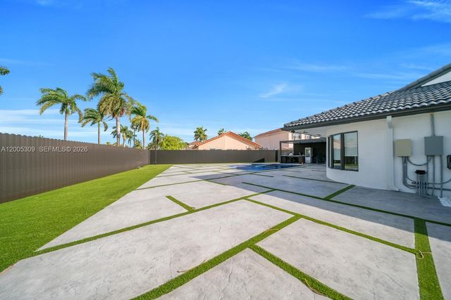 990 NW 131st Ave, Miami, FL 33182