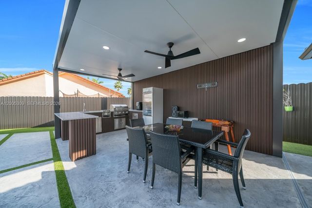 990 NW 131st Ave, Miami, FL 33182