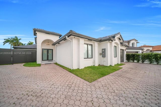 990 NW 131st Ave, Miami, FL 33182