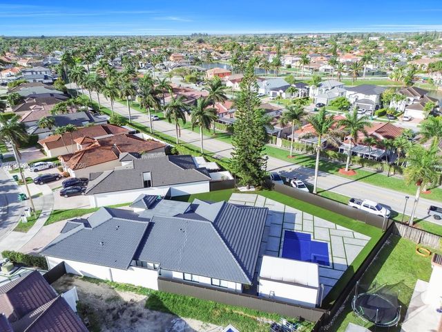990 NW 131st Ave, Miami, FL 33182