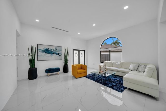 990 NW 131st Ave, Miami, FL 33182