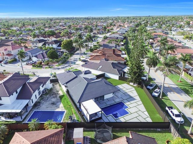 990 NW 131st Ave, Miami, FL 33182