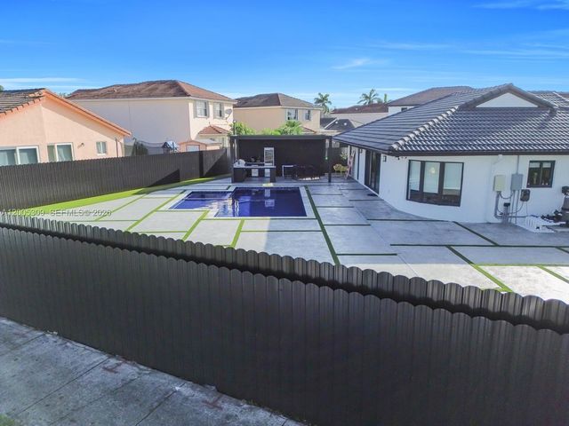 990 NW 131st Ave, Miami, FL 33182