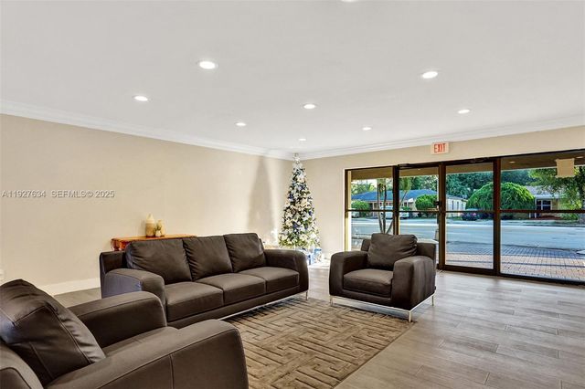 1595 NE 135th St 334, North Miami, FL 33161