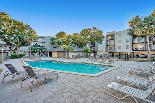 1595 NE 135th St 334, North Miami, FL 33161