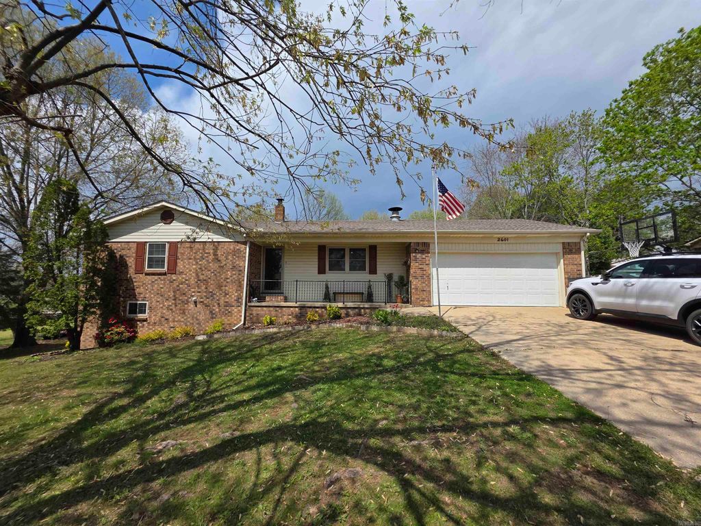 2601 Hatcher Dr, Paragould, AR 72450