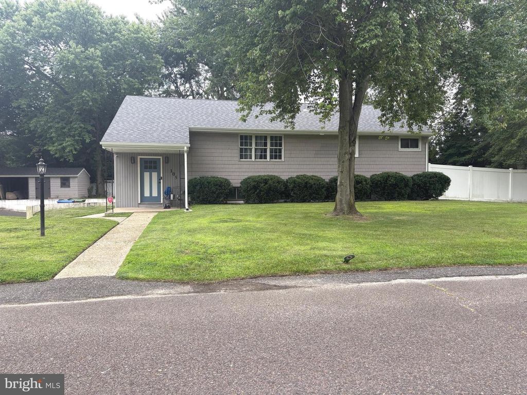 105 LEDDEN LN, Blackwood, NJ 08012