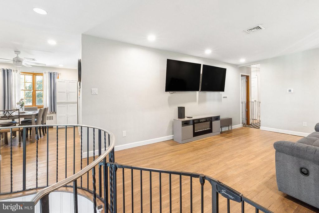 105 LEDDEN LN, BLACKWOOD, NJ 08012 — photo 4