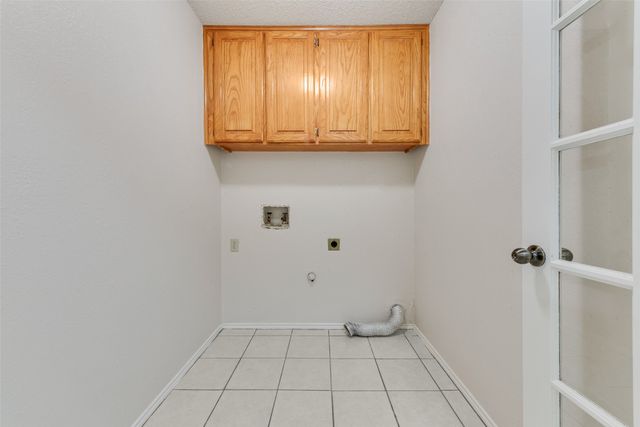 6423 Rising Meadow Drive, Arlington, TX 76018