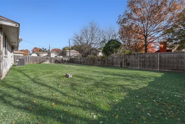 6423 Rising Meadow Drive, Arlington, TX 76018