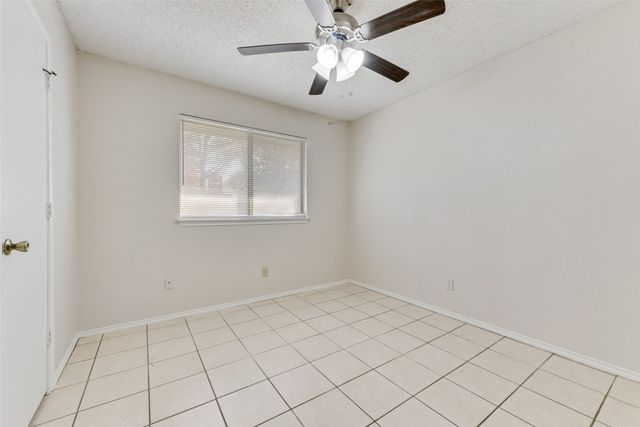 6423 Rising Meadow Drive, Arlington, TX 76018