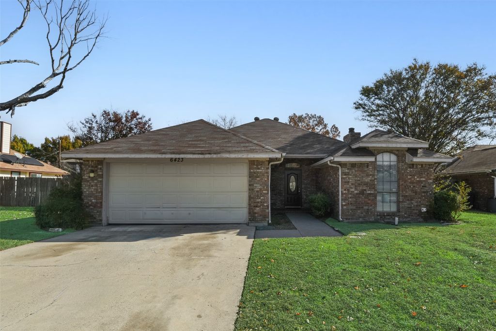 6423 Rising Meadow Drive, Arlington, TX 76018