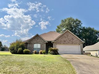 3 Chapel Ct., Hattiesburg, MS 39402