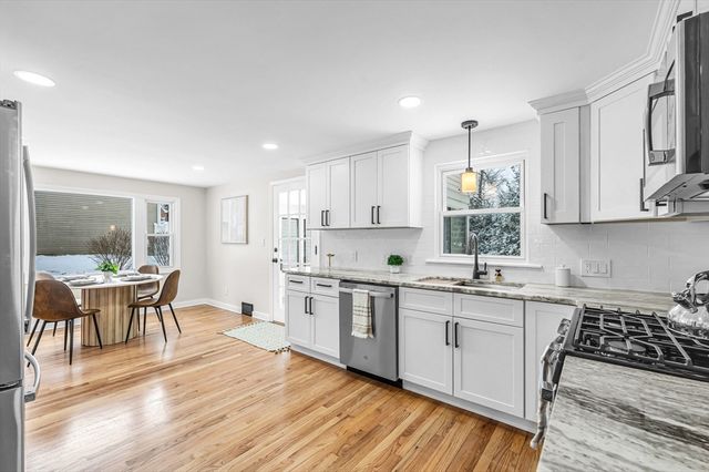 62 Baymor Dr, East Longmeadow, MA 01028