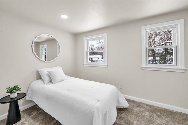 62 Baymor Dr, East Longmeadow, MA 01028