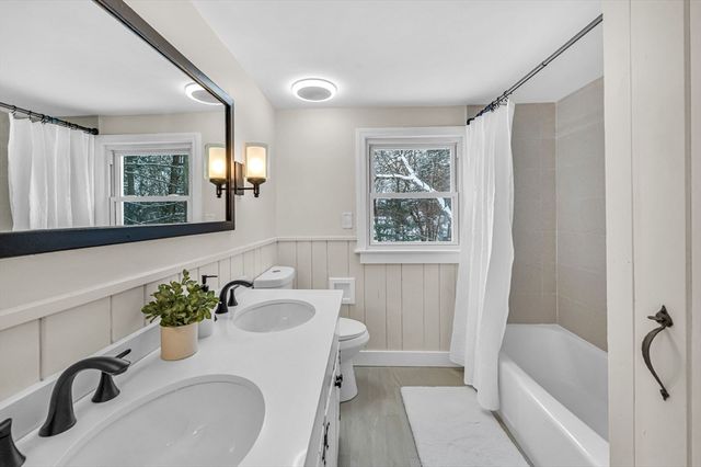 62 Baymor Dr, East Longmeadow, MA 01028