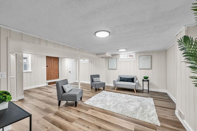 62 Baymor Dr, East Longmeadow, MA 01028