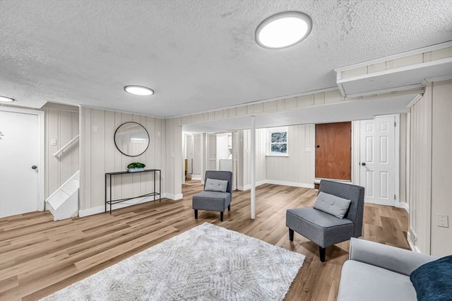 62 Baymor Dr, East Longmeadow, MA 01028