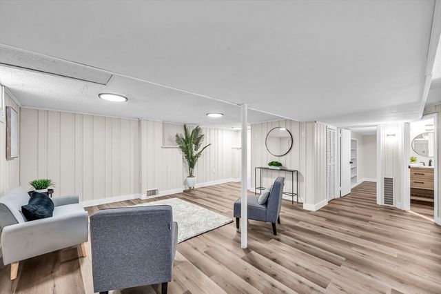 62 Baymor Dr, East Longmeadow, MA 01028