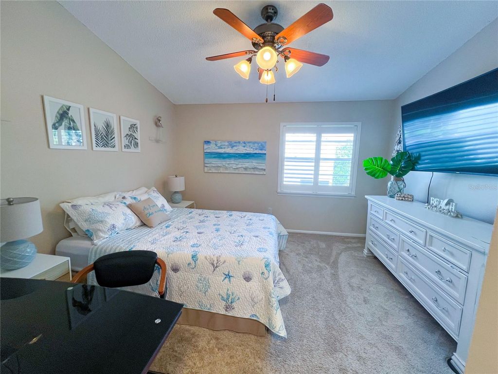 Image 11 of property listing at 6721 121 AVENUE E, Largo, FL 33773