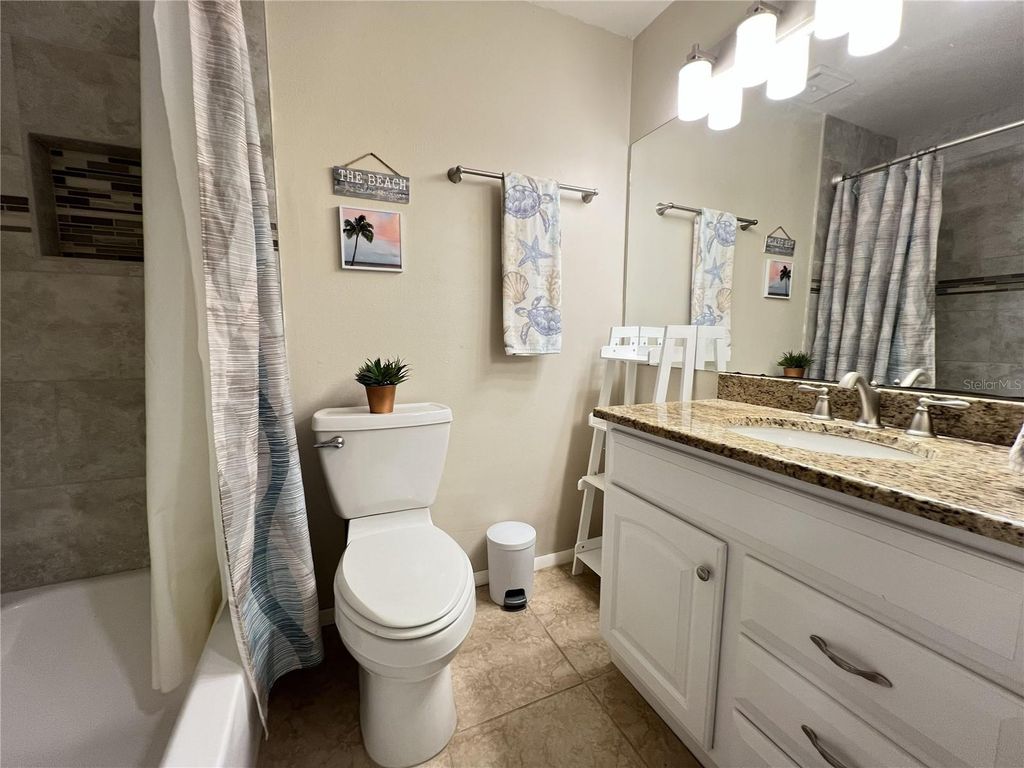 Image 12 of property listing at 6721 121 AVENUE E, Largo, FL 33773