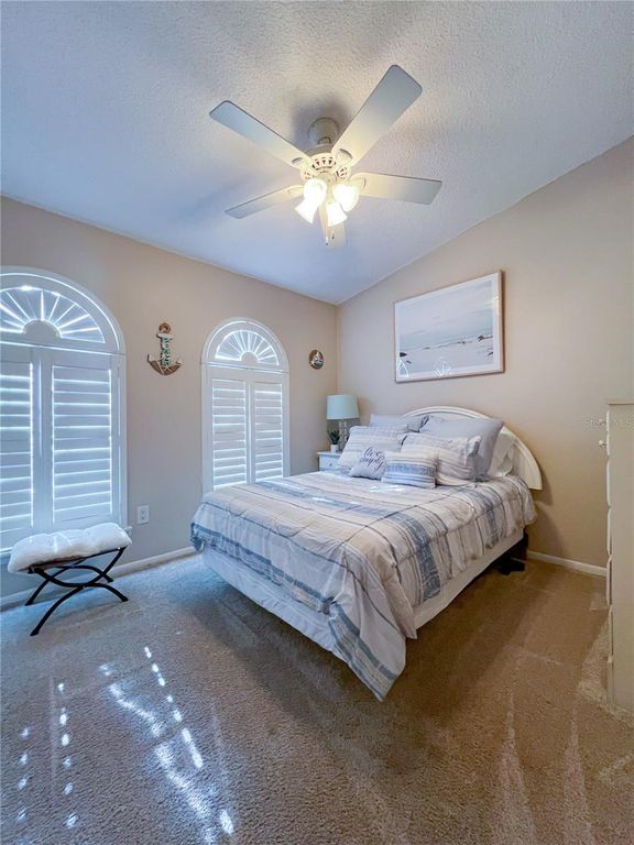 Image 13 of property listing at 6721 121 AVENUE E, Largo, FL 33773