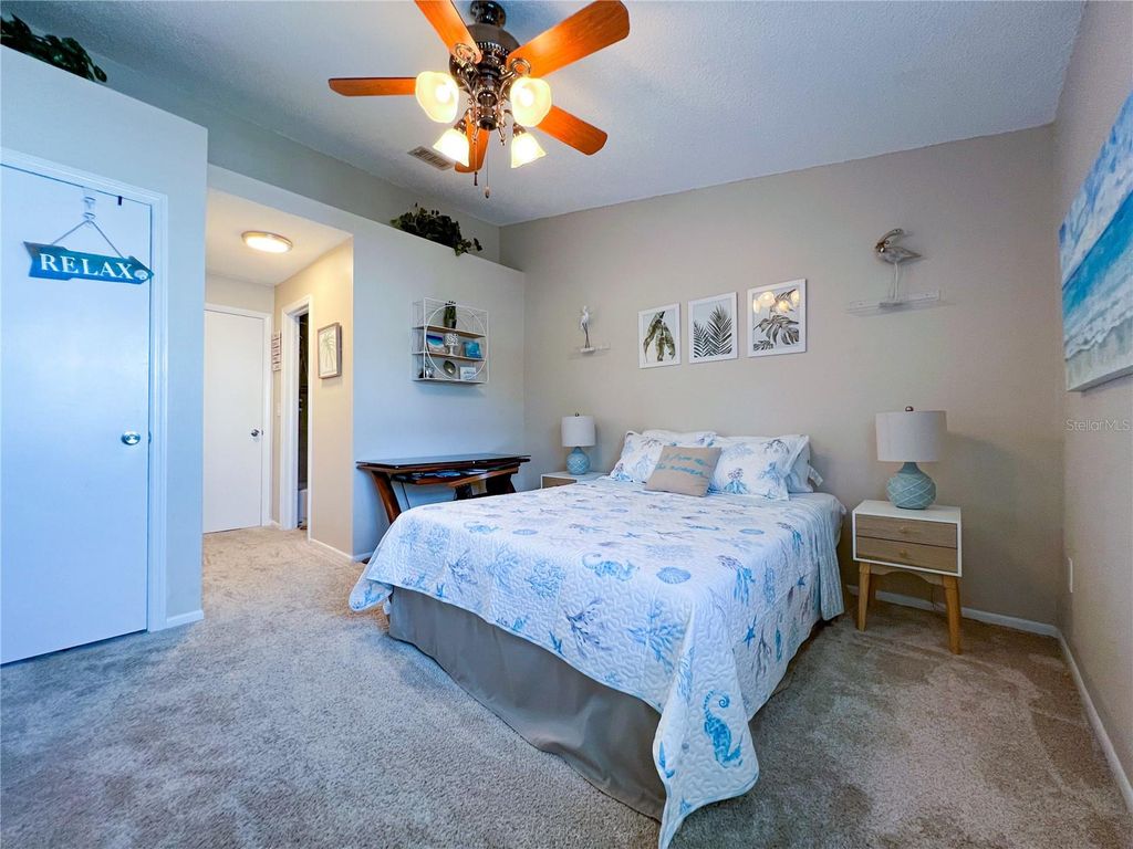 Image 10 of property listing at 6721 121 AVENUE E, Largo, FL 33773