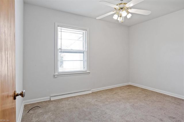 7 Briar DR, Hampton, VA 23661
