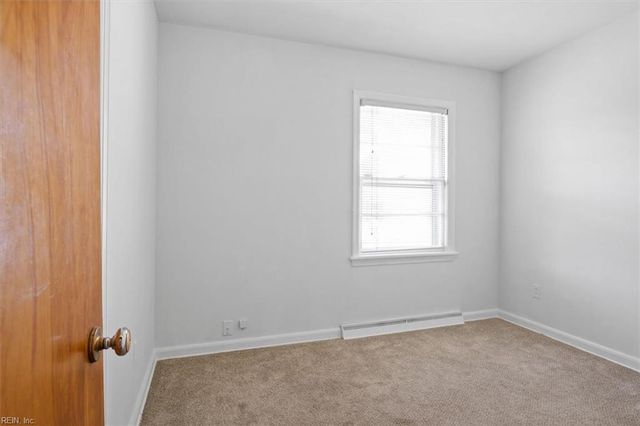7 Briar DR, Hampton, VA 23661