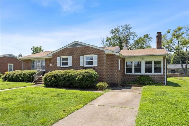 7 Briar DR, Hampton, VA 23661