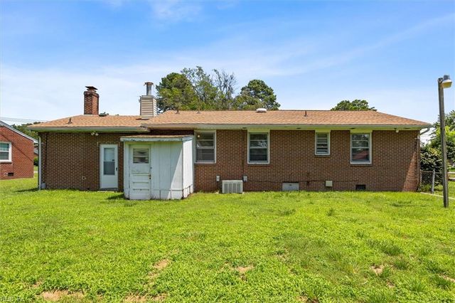 7 Briar DR, Hampton, VA 23661