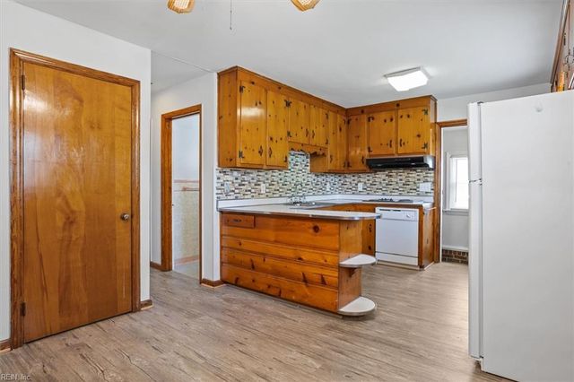 7 Briar DR, Hampton, VA 23661
