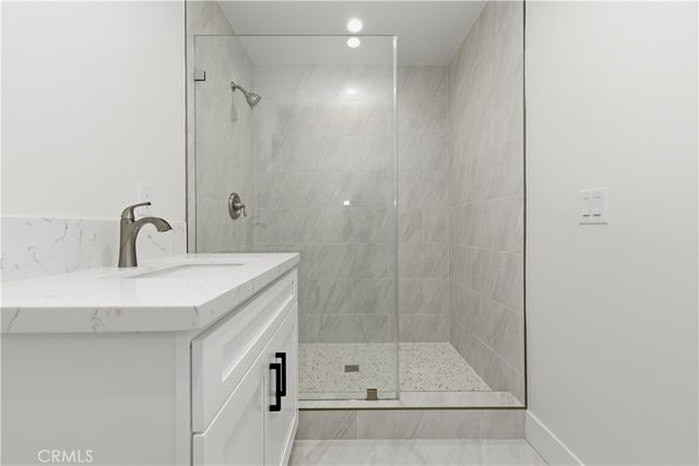 202 S Azusa Ave., La Puente, CA 91744