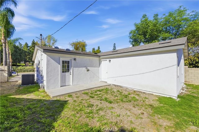 202 S Azusa Ave., La Puente, CA 91744