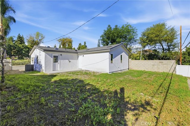 202 S Azusa Ave., La Puente, CA 91744