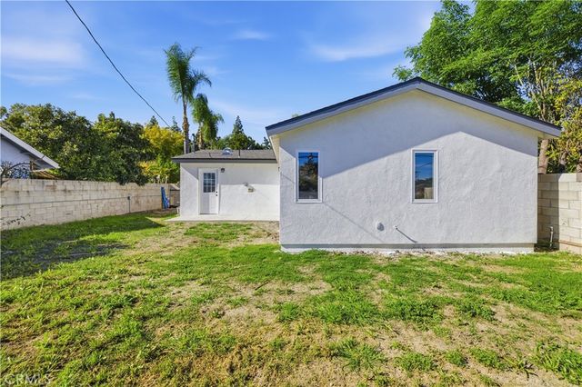 202 S Azusa Ave., La Puente, CA 91744