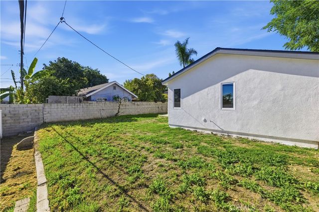 202 S Azusa Ave., La Puente, CA 91744