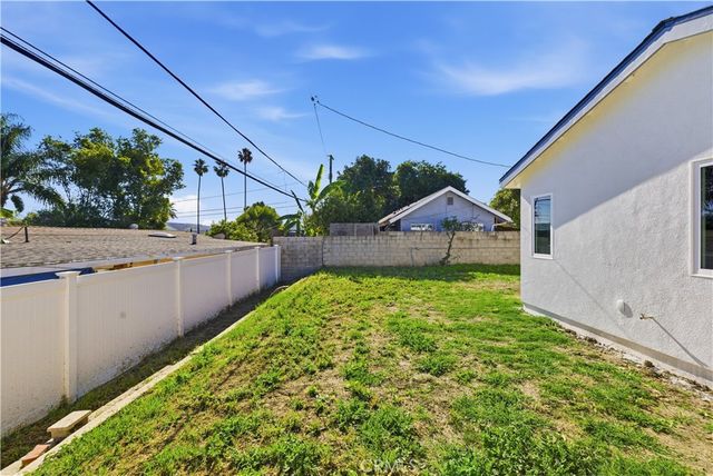 202 S Azusa Ave., La Puente, CA 91744